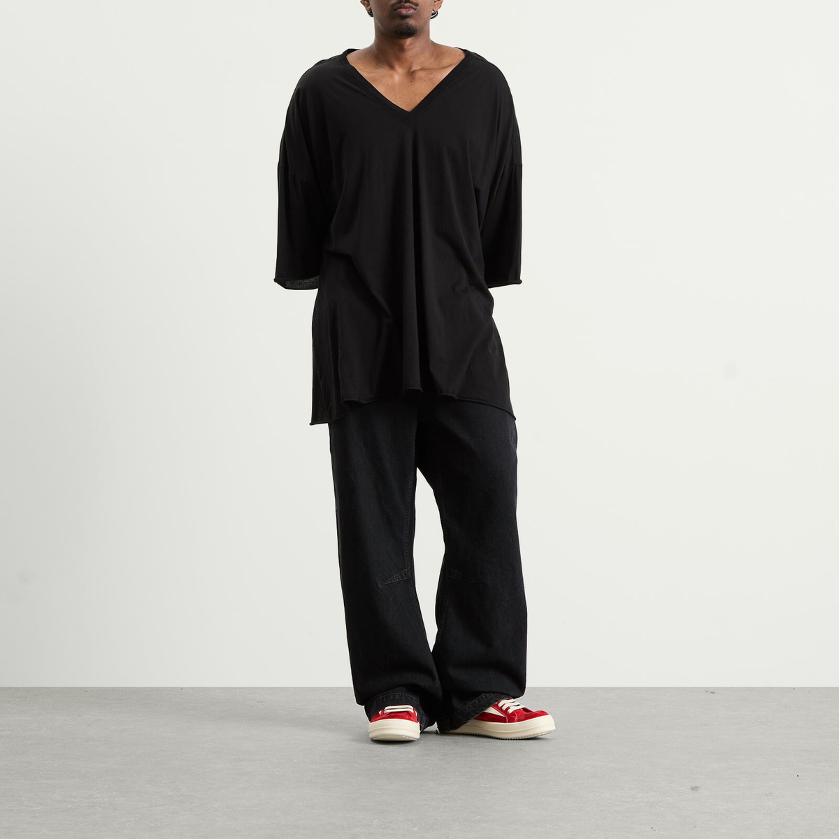 Rick Owens Men's V Neck Tommy T-Shirt in Black 