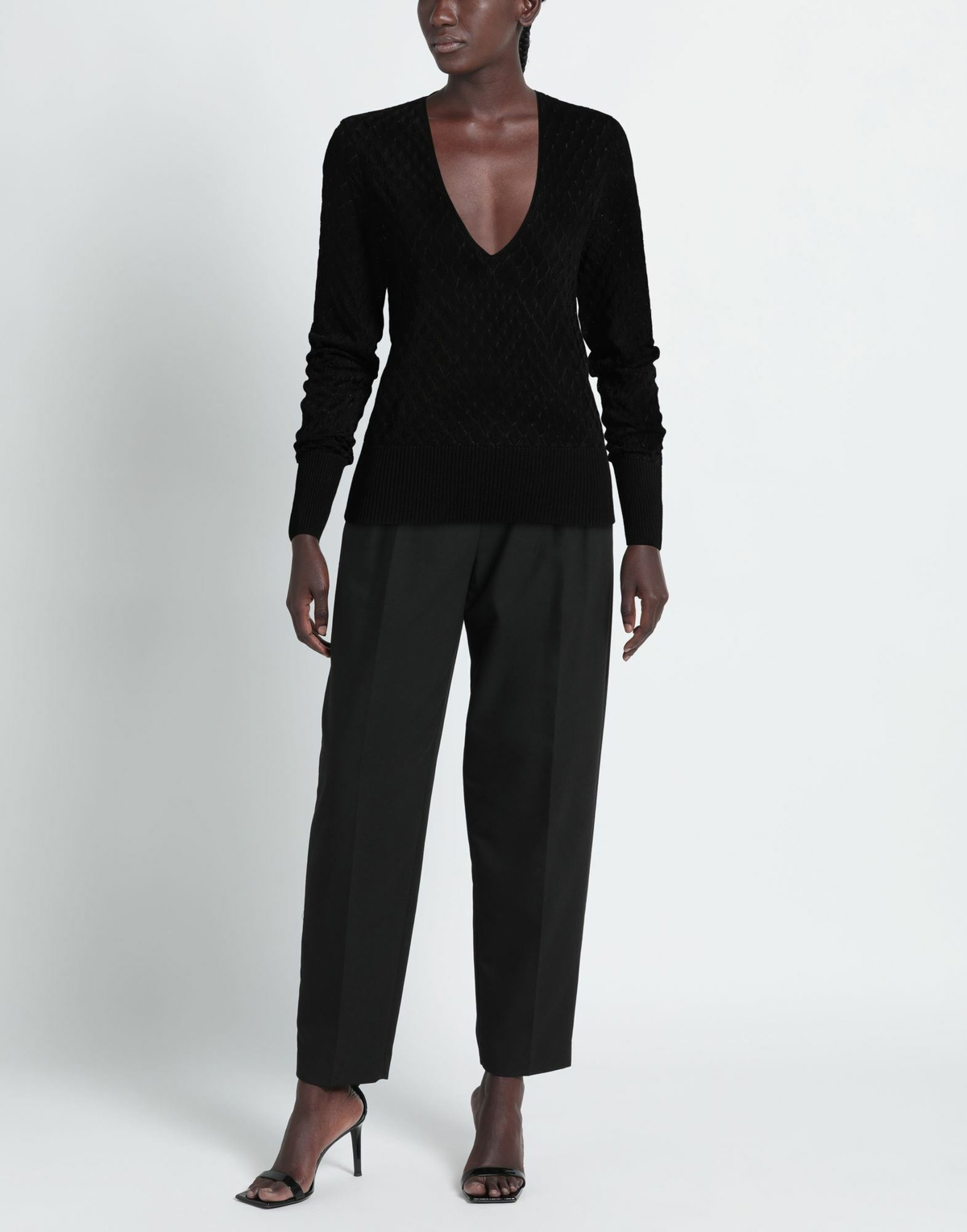 Sapio Womens Sweater in Black