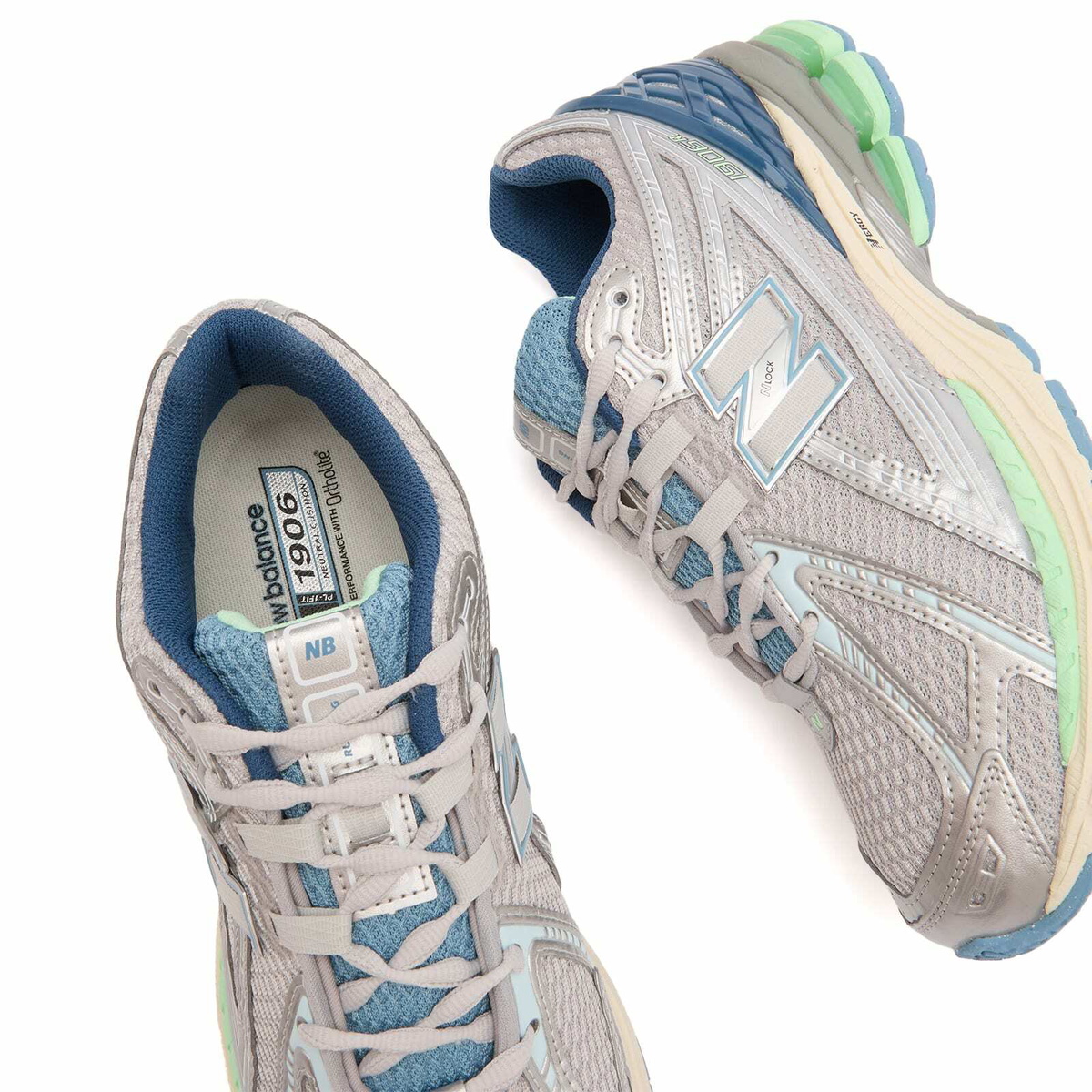 New Balance 1906R Sneaker in Silver Metallic