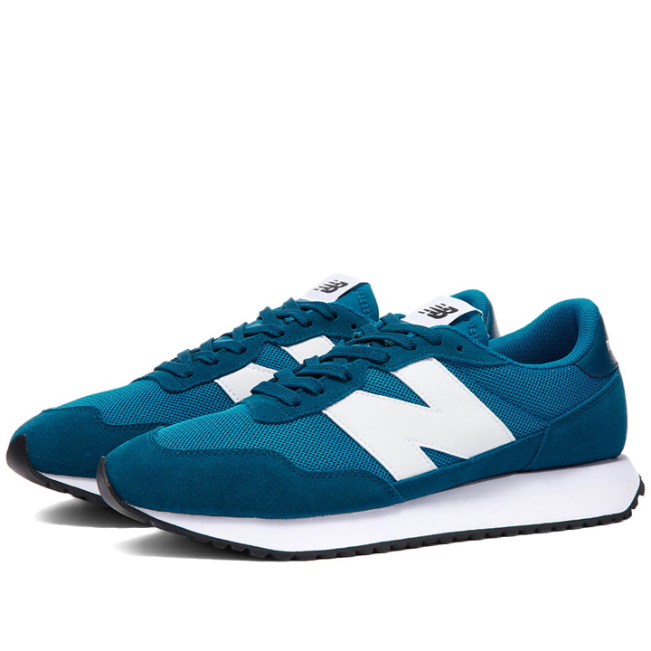 Photo: New Balance MS237CE