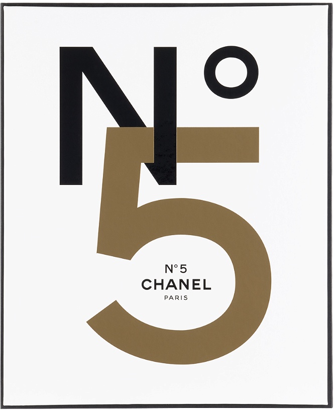 Photo: Abrams Chanel N°5: Story of a Perfume