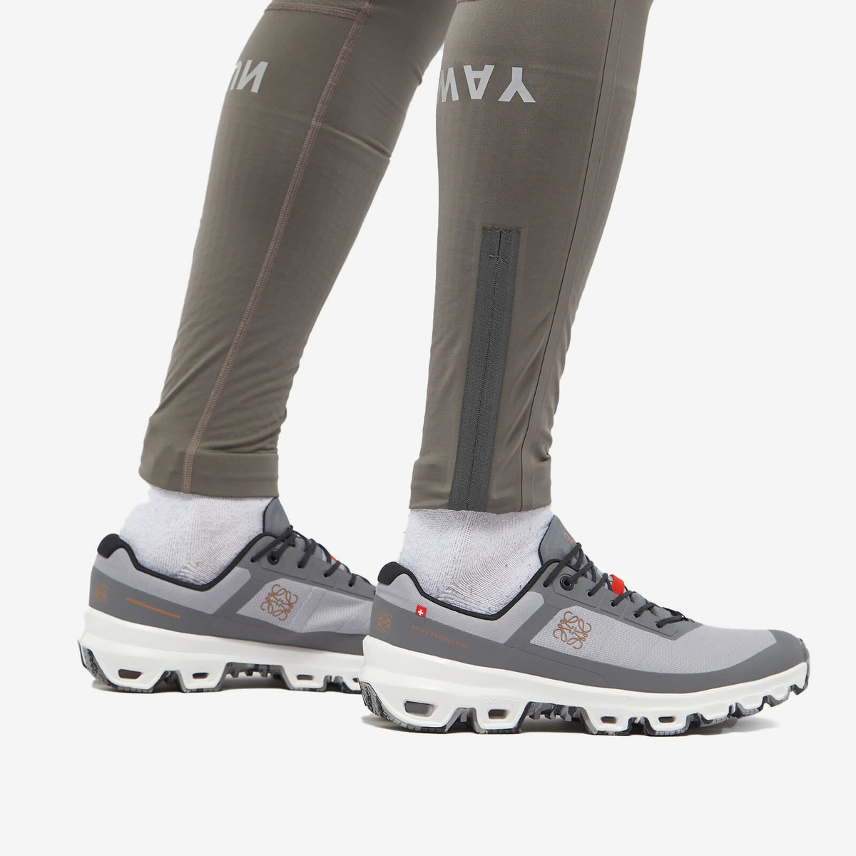 Loewe x ON Running Cloudventure Sneakers in Grey Loewe display picture 3