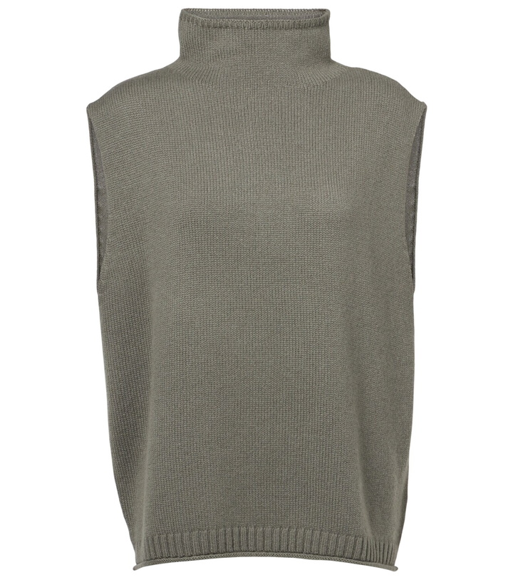 Photo: Lisa Yang Knitted cashmere top