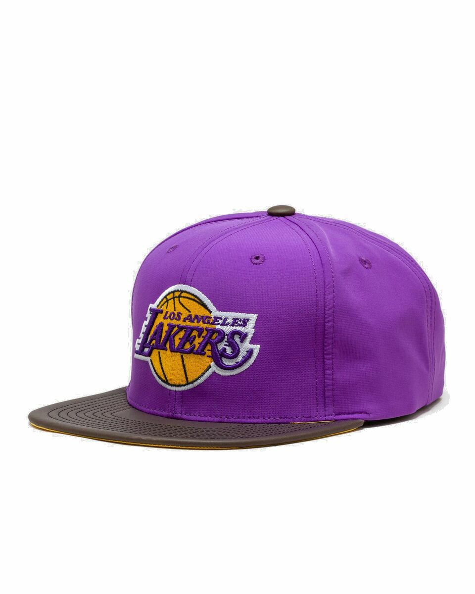 Mitchell amp; Ness Los Angeles Lakers STA3 Wool Snapback Cap Gold