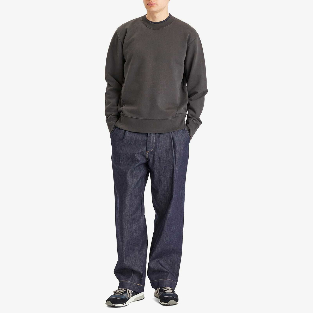 Folk Men's Anniversary Crew Sweatshirt in Soft Black