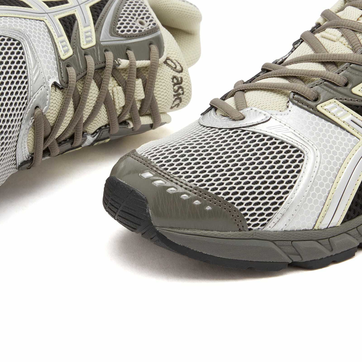 Asics Gel-Ds Trainer 14 in Truffle Grey/Pure Silver ASICS