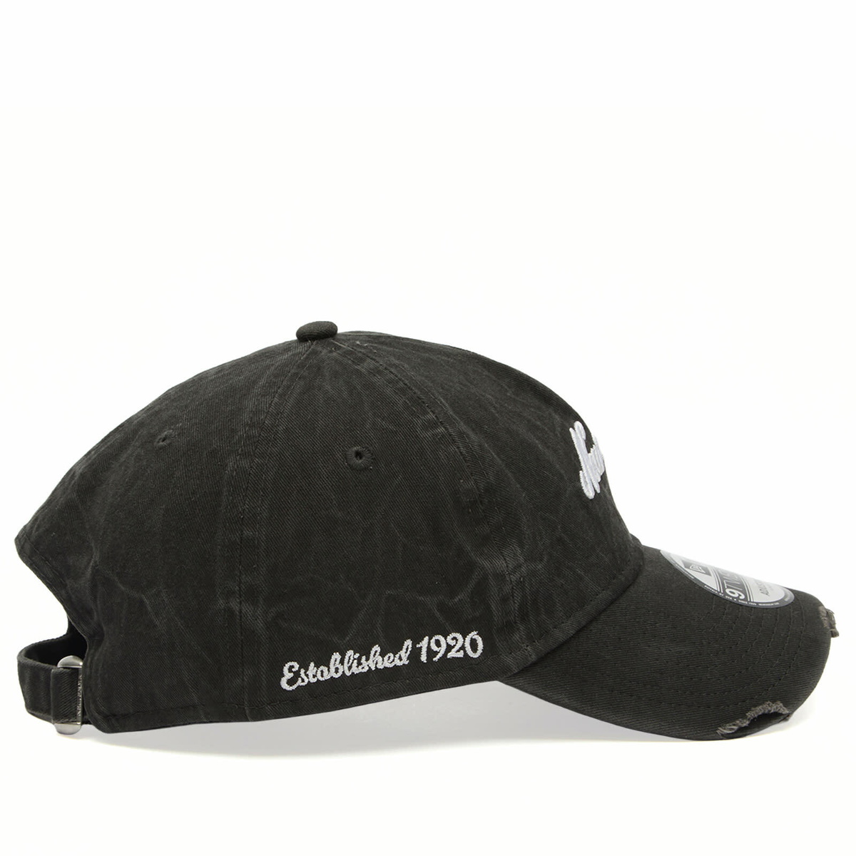 New Era Pigment Wash 9Twenty Cap in Black 