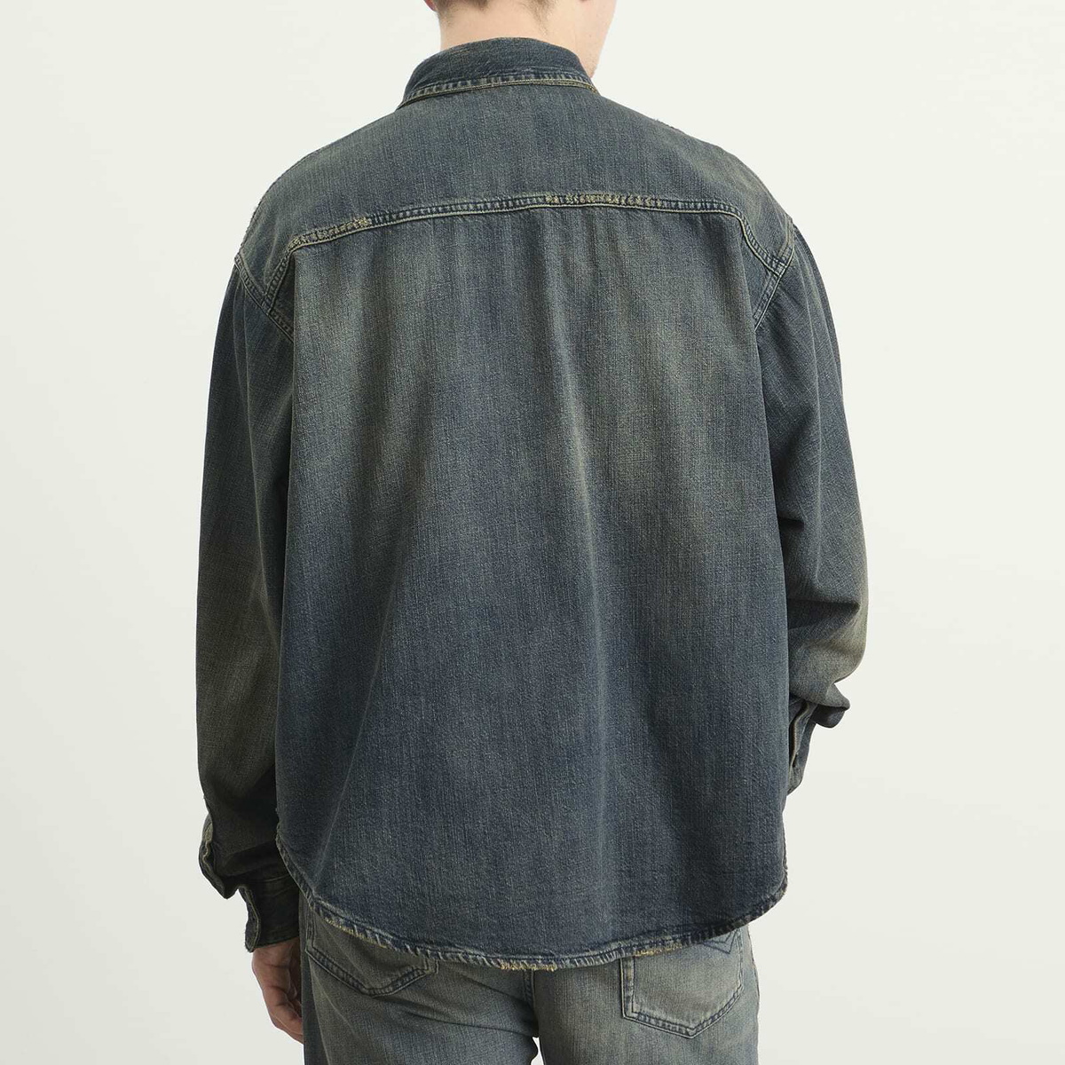 BALENCIAGA ダークデニム オーバーサイズシャツ 44 BALENCIAGA ダークデニム オーバーサイズシャツ 44 | VISUALWORKS.CO.JP