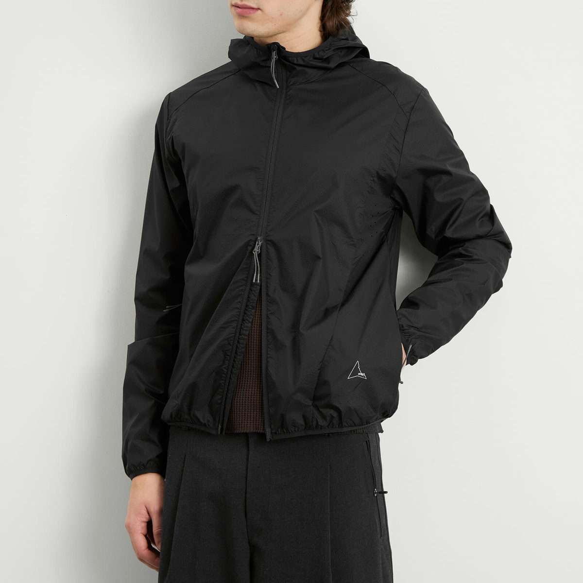 ROA Men's Hue Packable Wind Jacket in Black