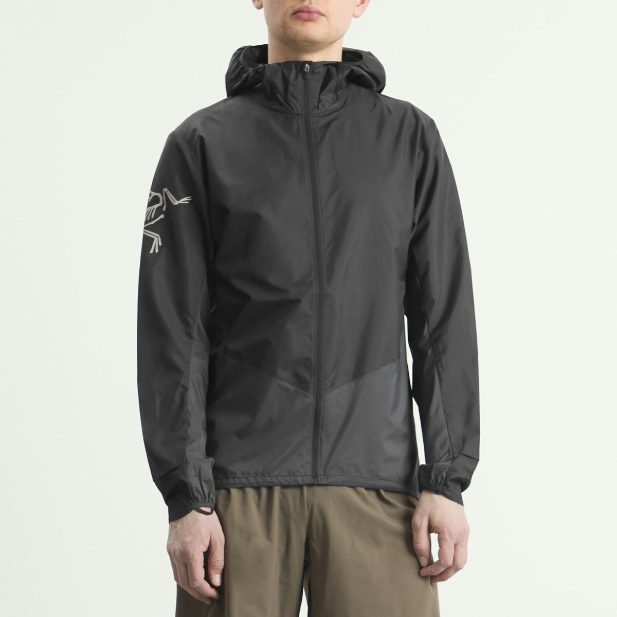 Windshell Norvan Arc'teryx Men's Norvan Hooded Windshell in Black/Graphite Arc'teryx
