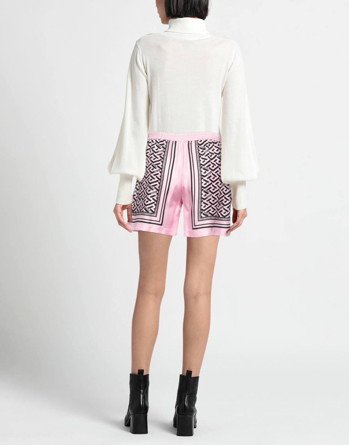Versace Womens Shorts & Bermuda Shorts in Pink