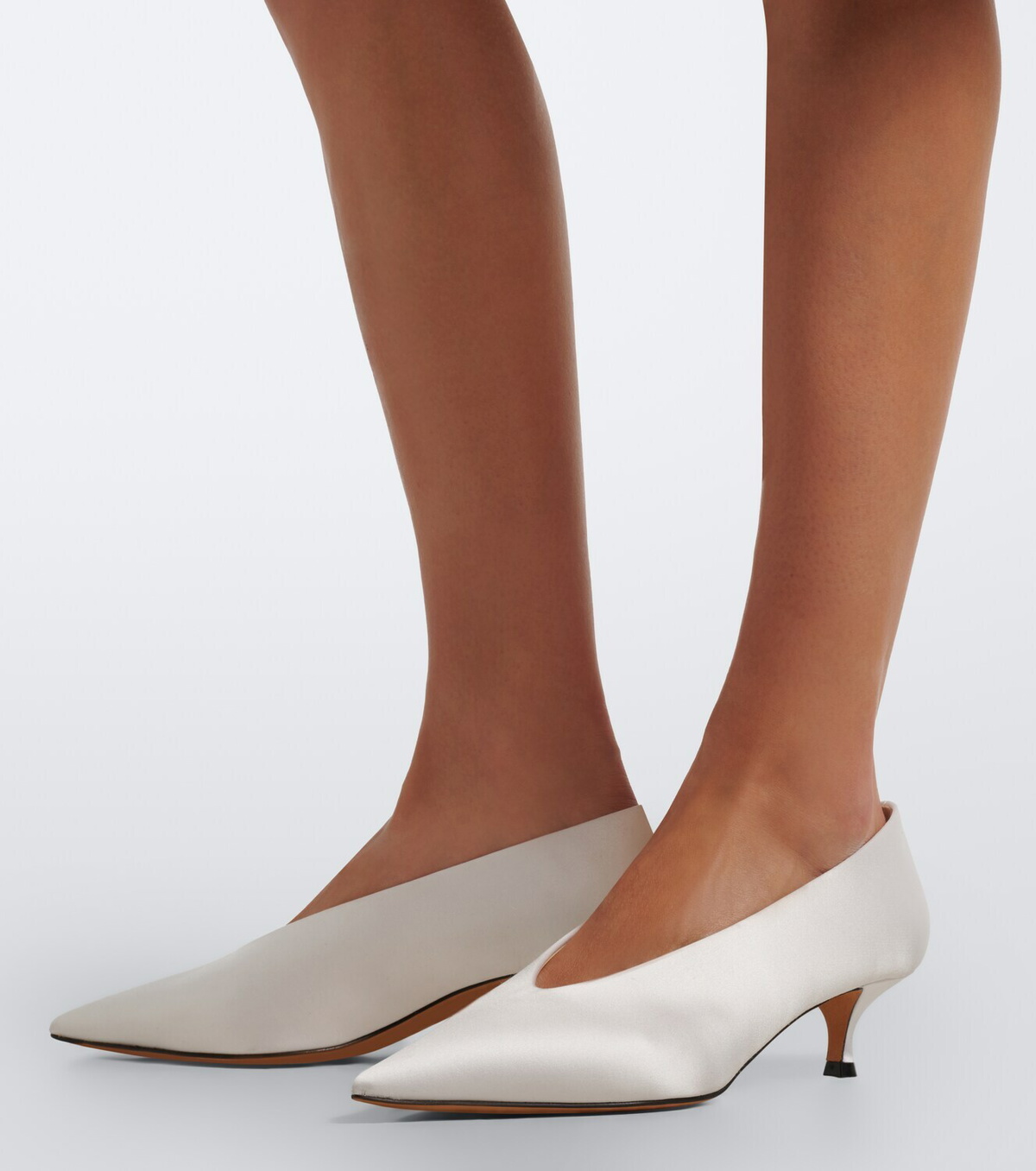 Le Monde Béryl Babouche satin pumps