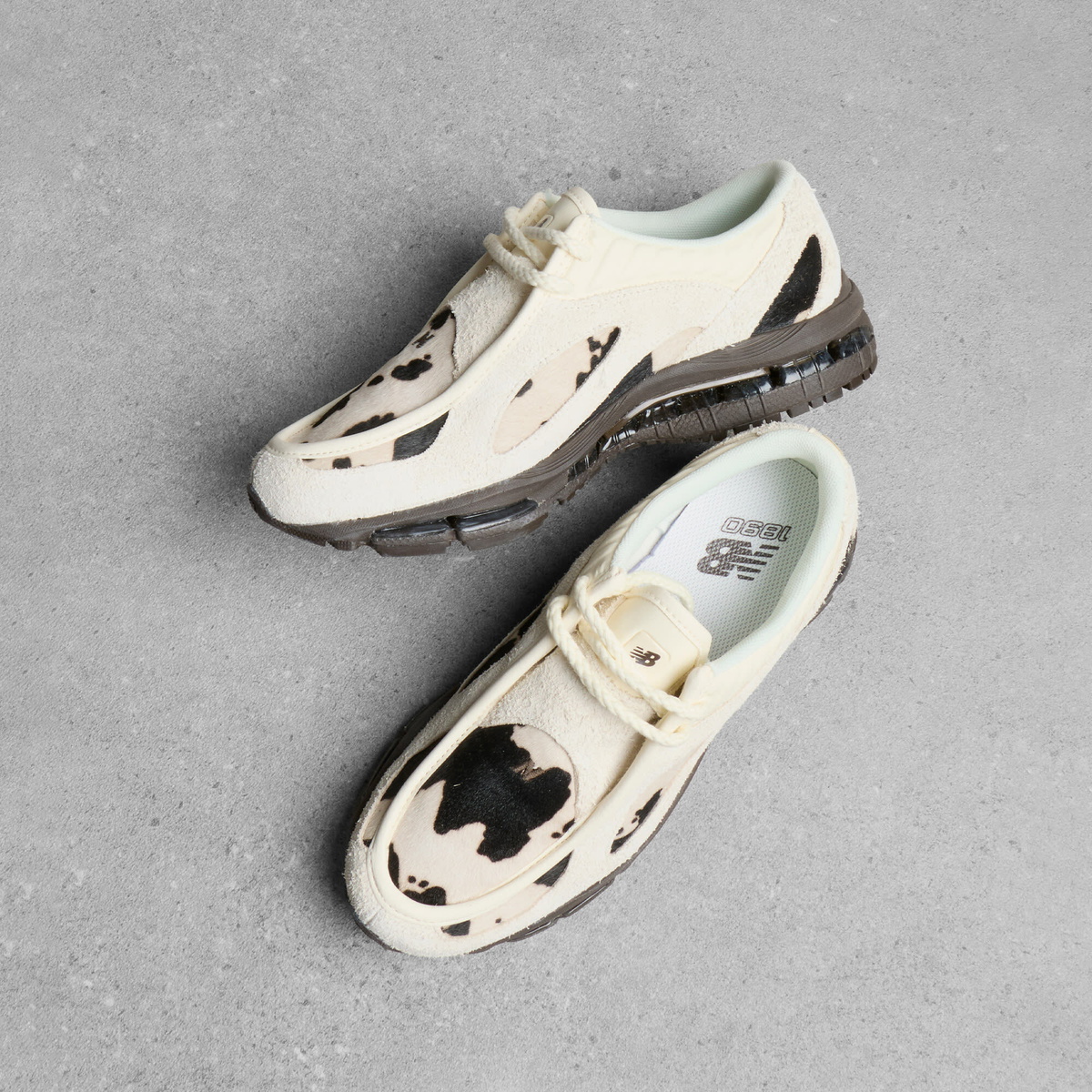 New Balance 1890A Sneaker in Angora/Rich Earth