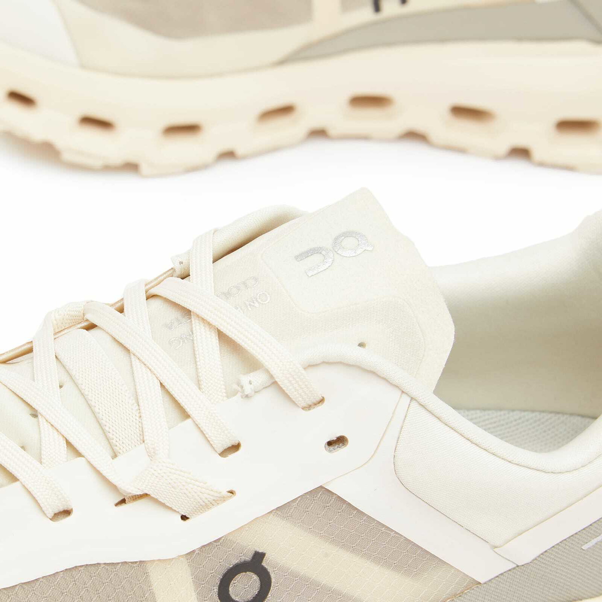 ON Men's Cloudvista 2 in Cream/Desert