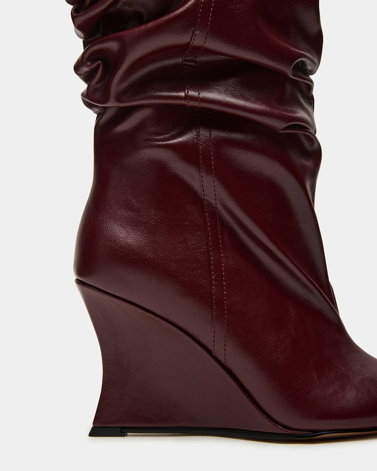 Steve Madden Distortion Boots in Burgundy
