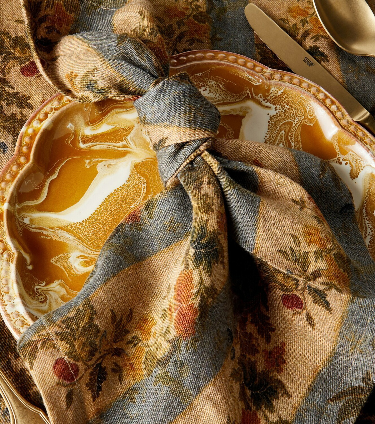 The House of Lyria Banksia set of 2 floral linen napkins