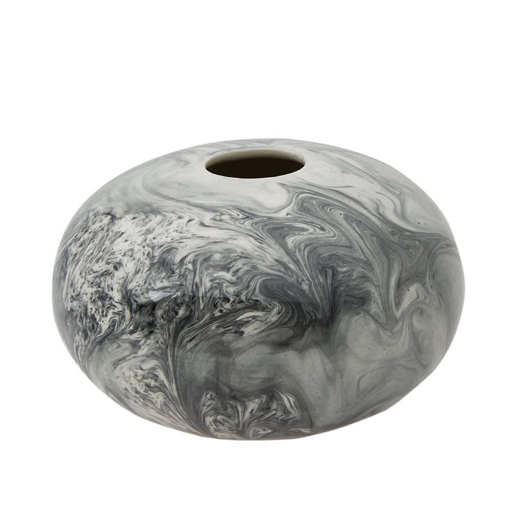 Photo: 1882 x Queensbury Hunt Slick Additions Spherical Vase