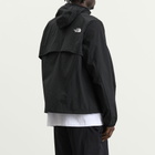 The North Face Men's NSE Wind Jacket in Tnf Black