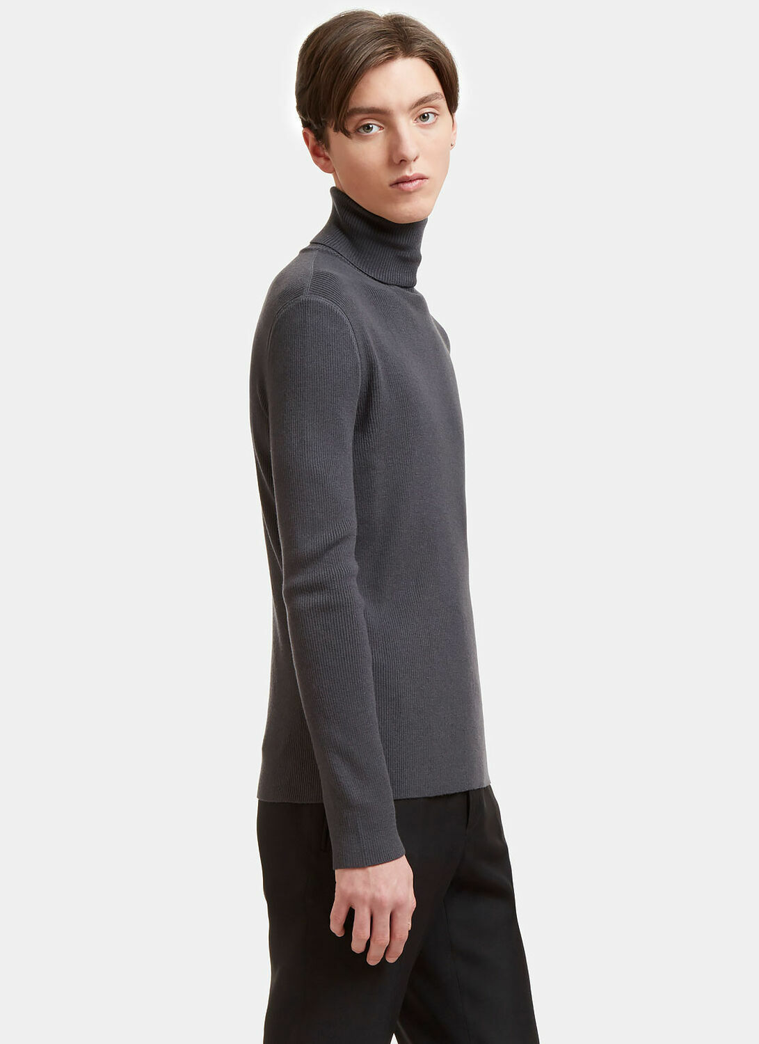 Aiezen Wool-Blend Turtleneck Sweater