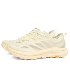 HOKA ONE ONE U Mafate Speed 4 Lite Sneaker in Truffle Salt/Vintage Yellow