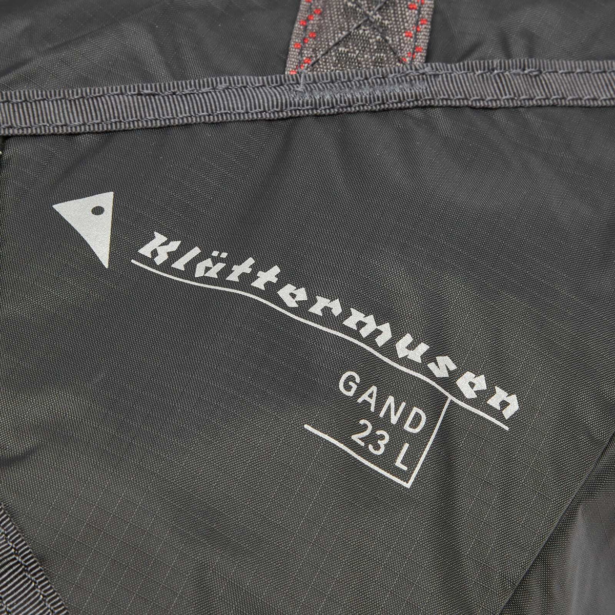 Klättermusen Gand Bag 23L in Raven 