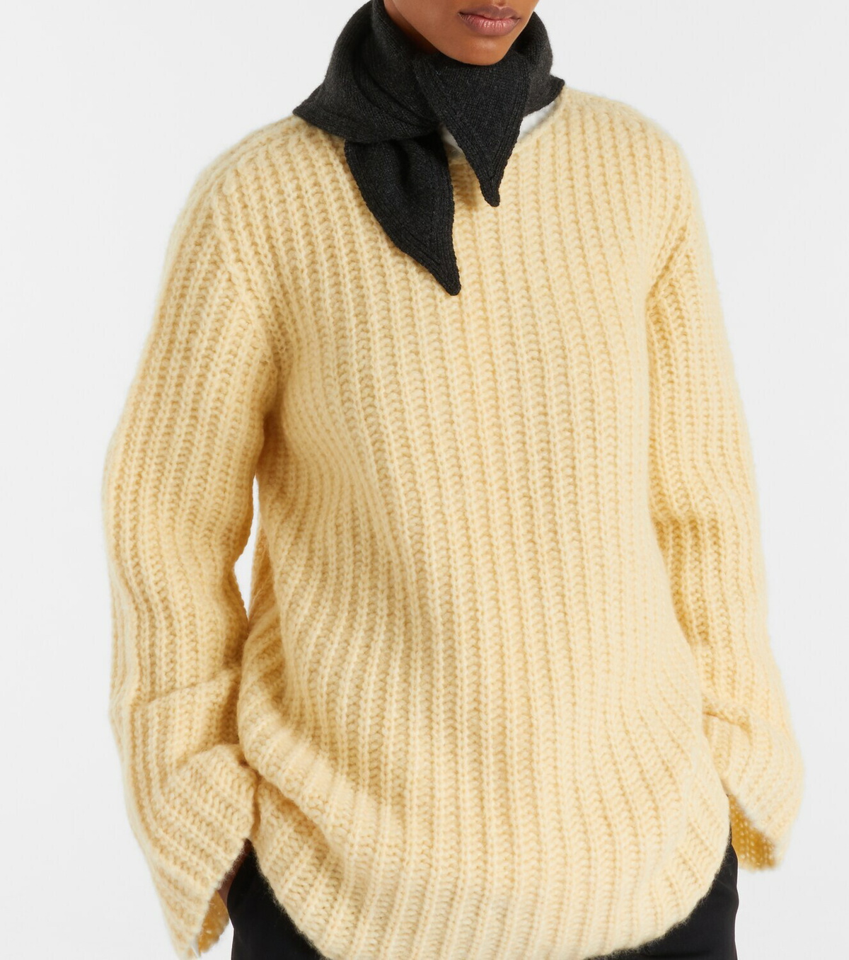 The Row Mentas cashmere scarf