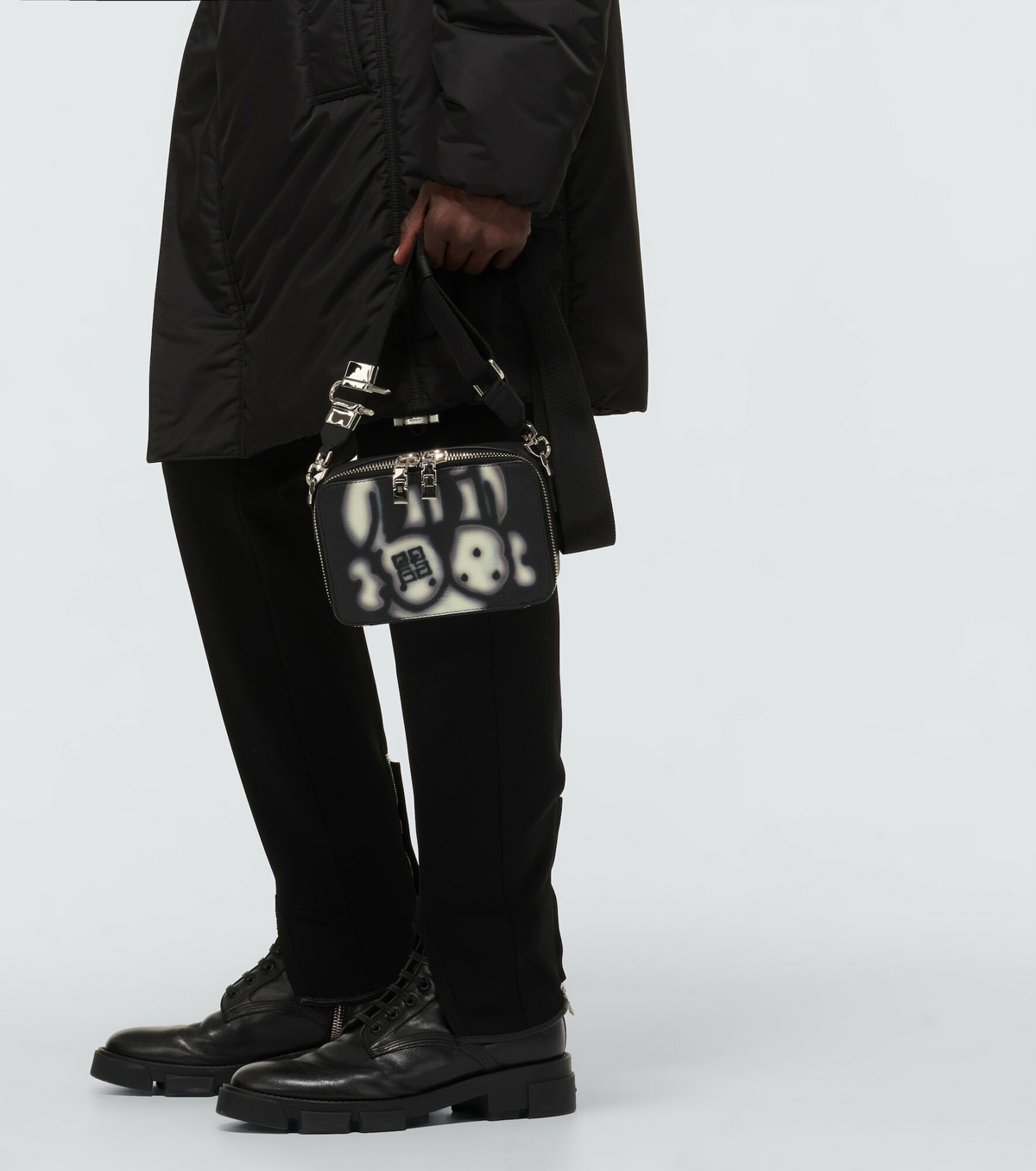 21AW【GIVENCHY】4G レザー アンティゴナ U カメラバッグ GIVENCHY ジバンシィ ANTIGONA U アンティゴナ CROSSBODY BAG