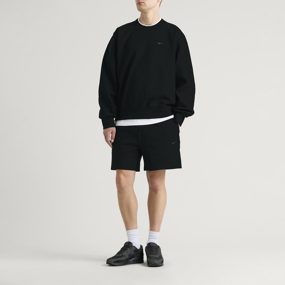 Nike Men's 560 Fleece Short in Black