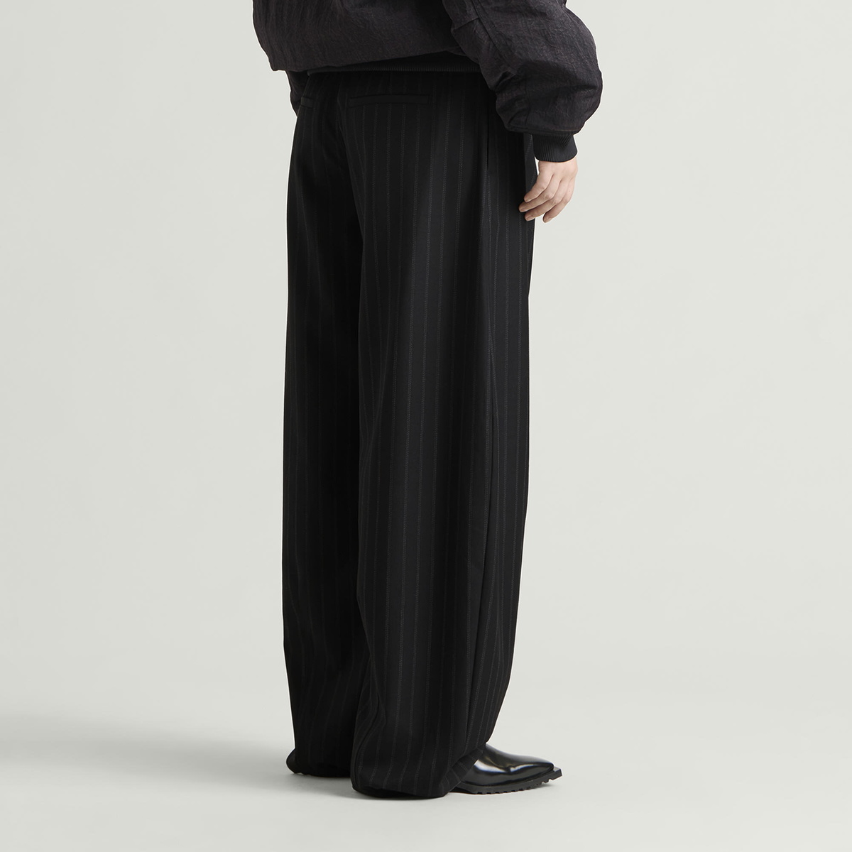 END. x Samsøe Samsøe Women's Samio Dart Trousers in Black Pinstripe
