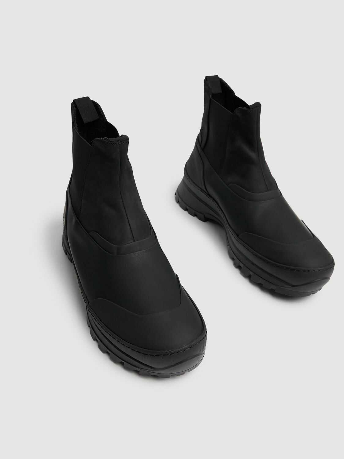 Common Projects Chelsea Hiker Boots w/ Vibram Sole - Unisex - Lightly worn COMMON PROJECTS Chelsea Hiker Boots Common Projects main image 3