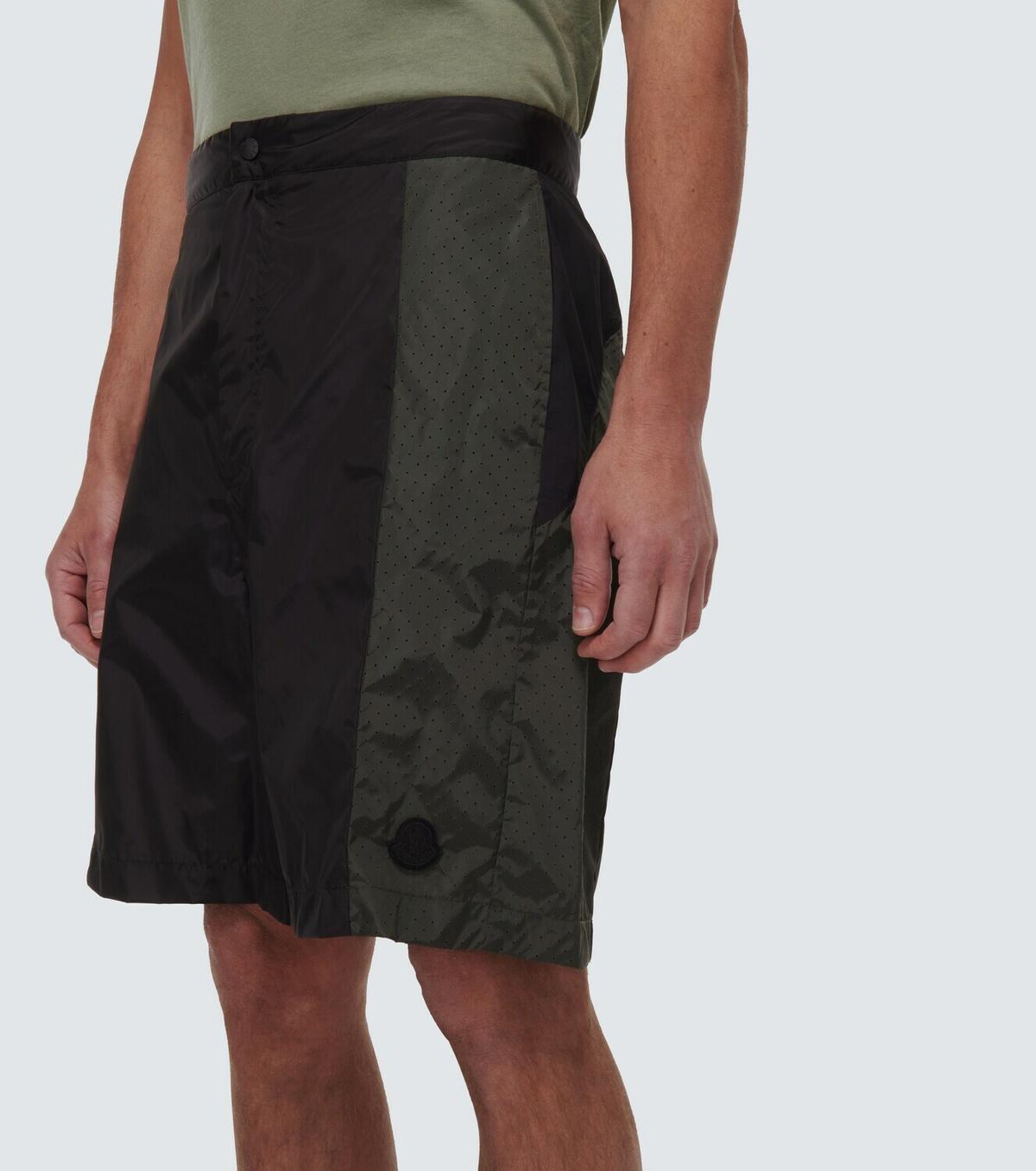 Moncler Enfant Boys Bermuda Shorts in Navy