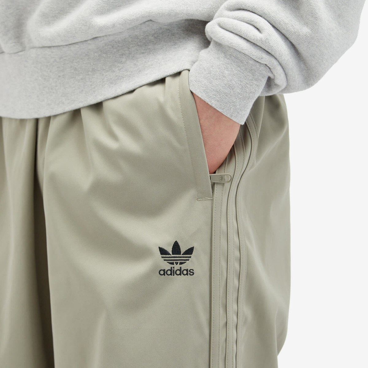 【ADIDAS】originals Parachute TRACK Pants★追跡可 adidas Originals Women's Ribbon Parachute Tracksuit Bottoms