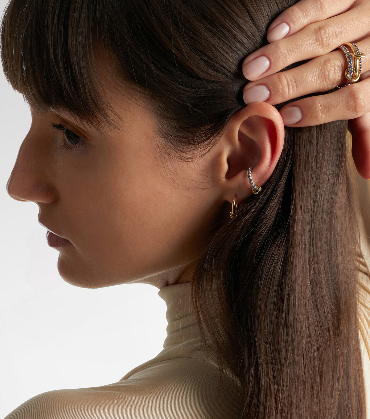 Spinelli Kilcollin Ombré sterling silver and 18kt yellow gold ear cuff with sapphires