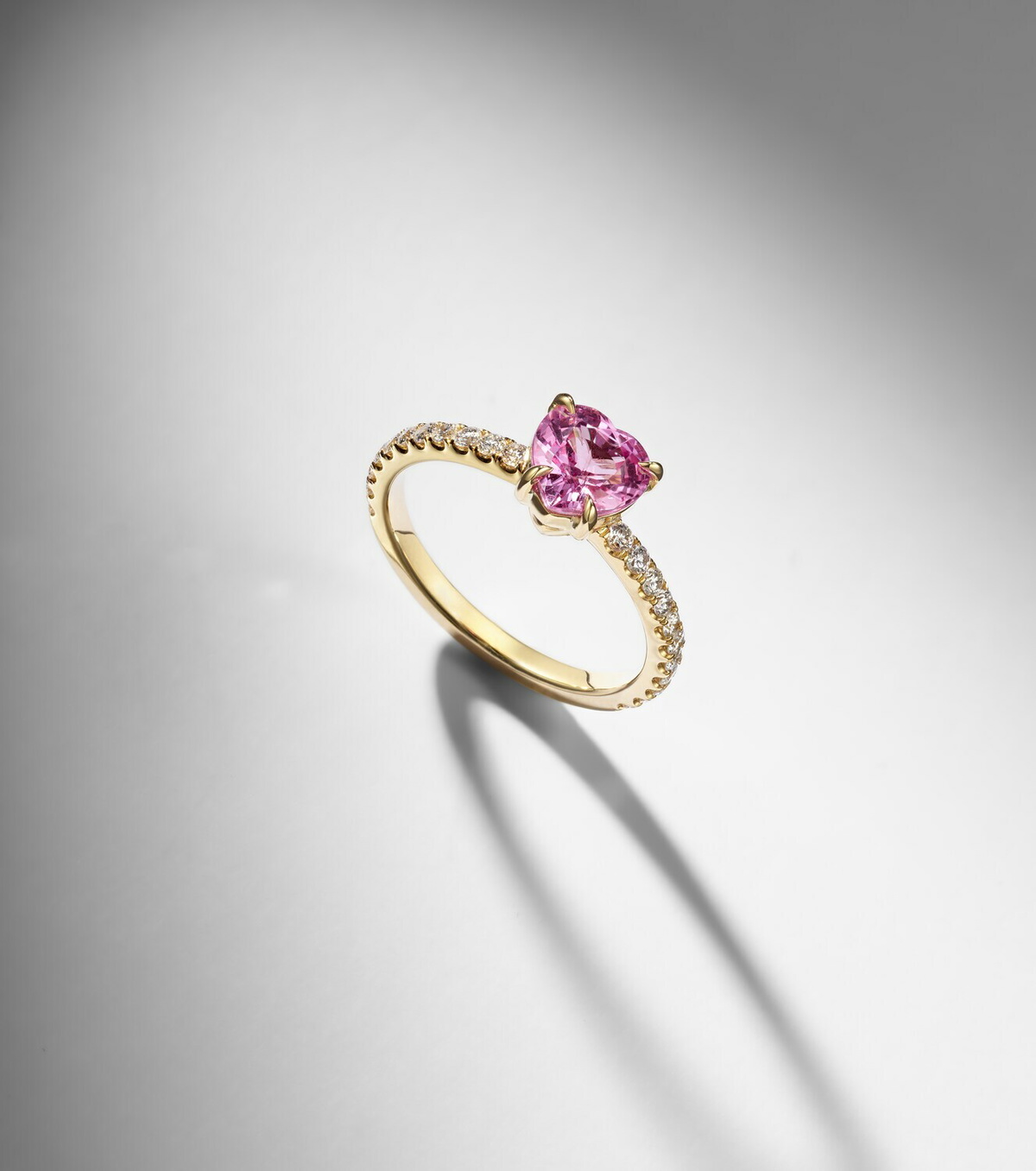Anita Ko 18kt gold ring with sapphire and diamonds
