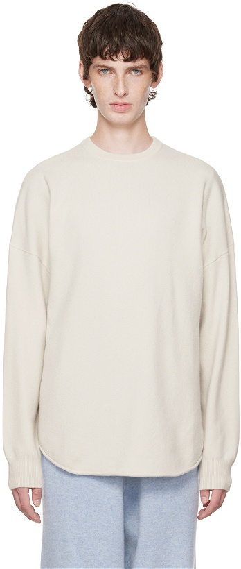Photo: extreme cashmere Beige n°53 Sweater