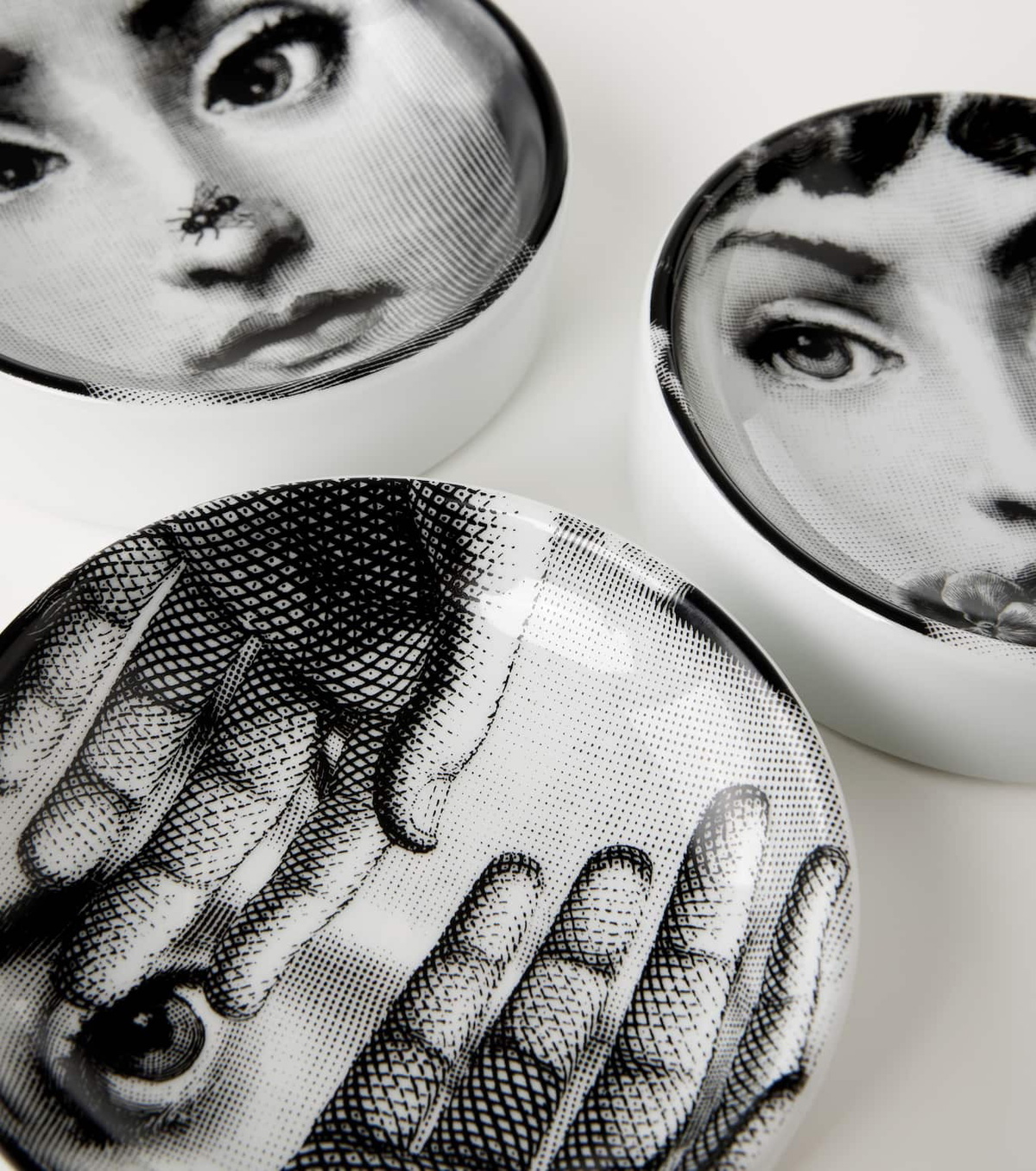 Fornasetti Tema E Variazioni N.154 porcelain ashtray