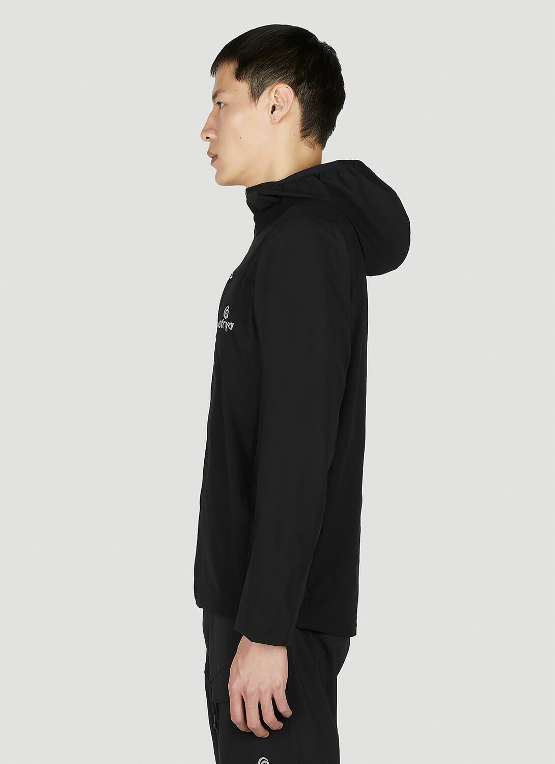 Ostrya Skarn Windbreaker Jacket