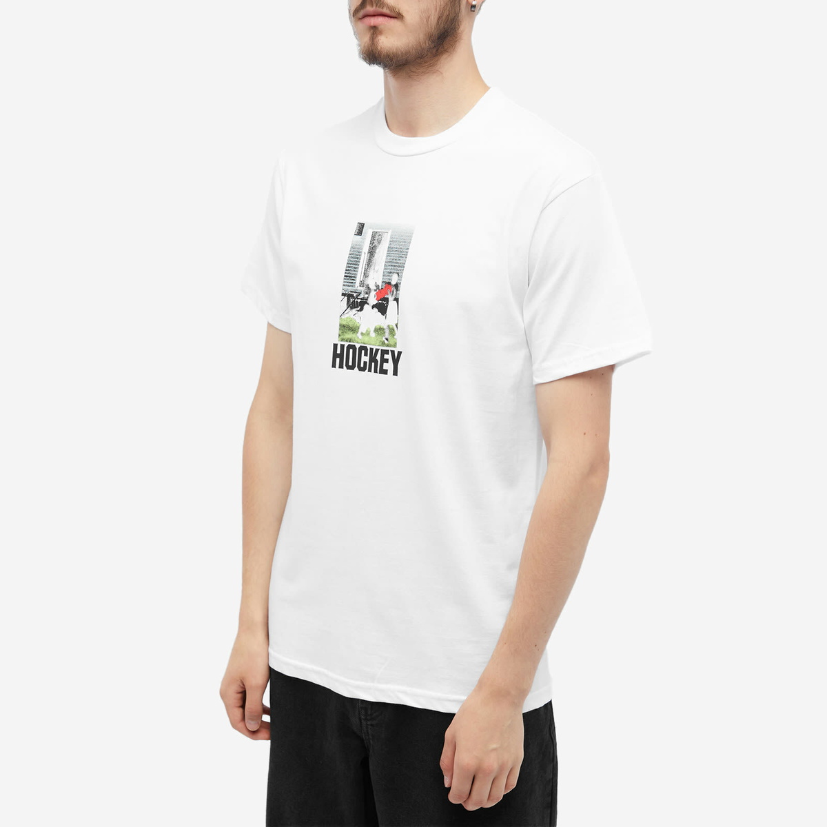 【HOCKEY】 FRONT YARD TEE WHITE HOCKEY Men's Front Yard T-Shirt in White Hockey