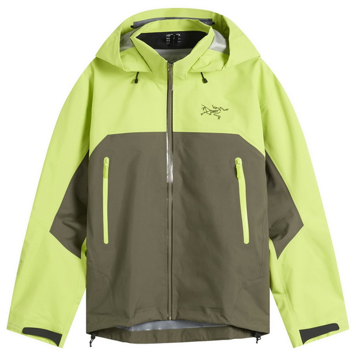 Photo: Arc'teryx Men's Beta AR Gore-Tex Jacket in Mantis/Tatsu