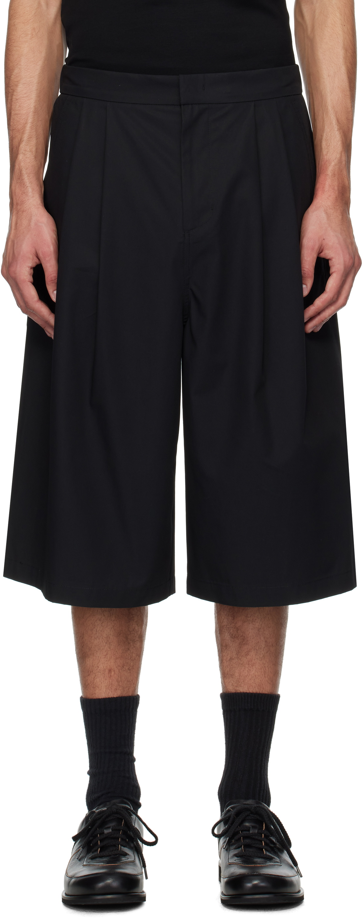 AMOMENTO Black Two Tuck Wide Shorts AMOMENTO