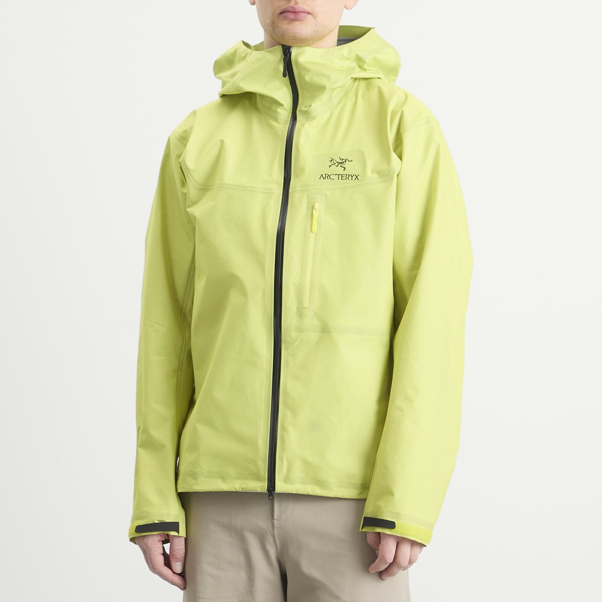 Arc'teryx Men's Alpha SL Gore-Tex Jacket in Euphoria/Black Arc'teryx Men's Alpha SL Gore-Tex Jacket in Euphoria/Black