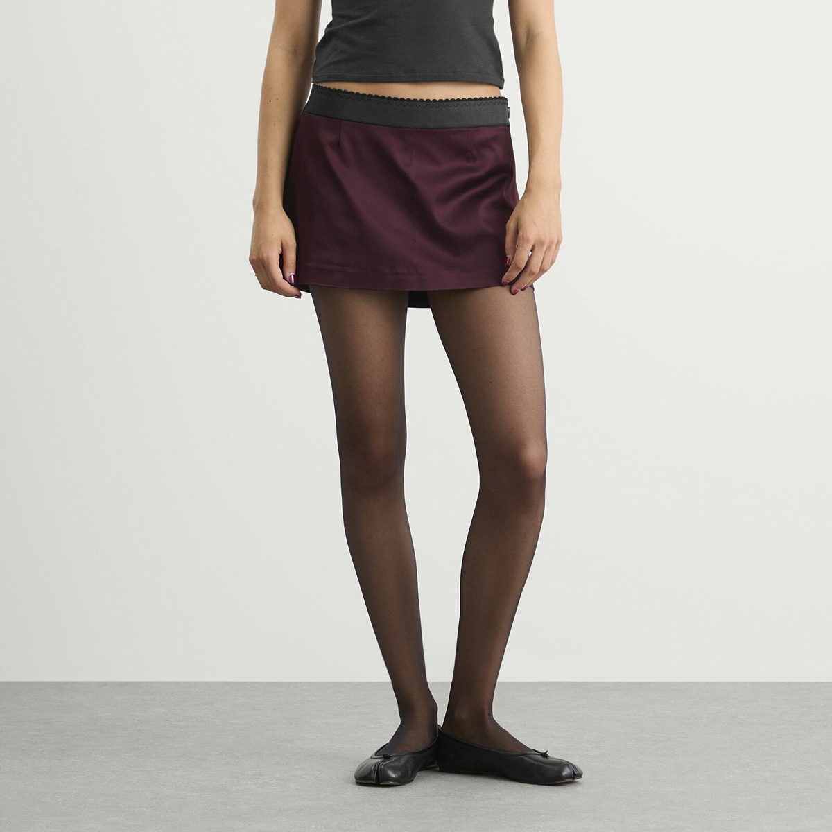 SKIMS Women's Stretch Satin Mini Skirt in Currant