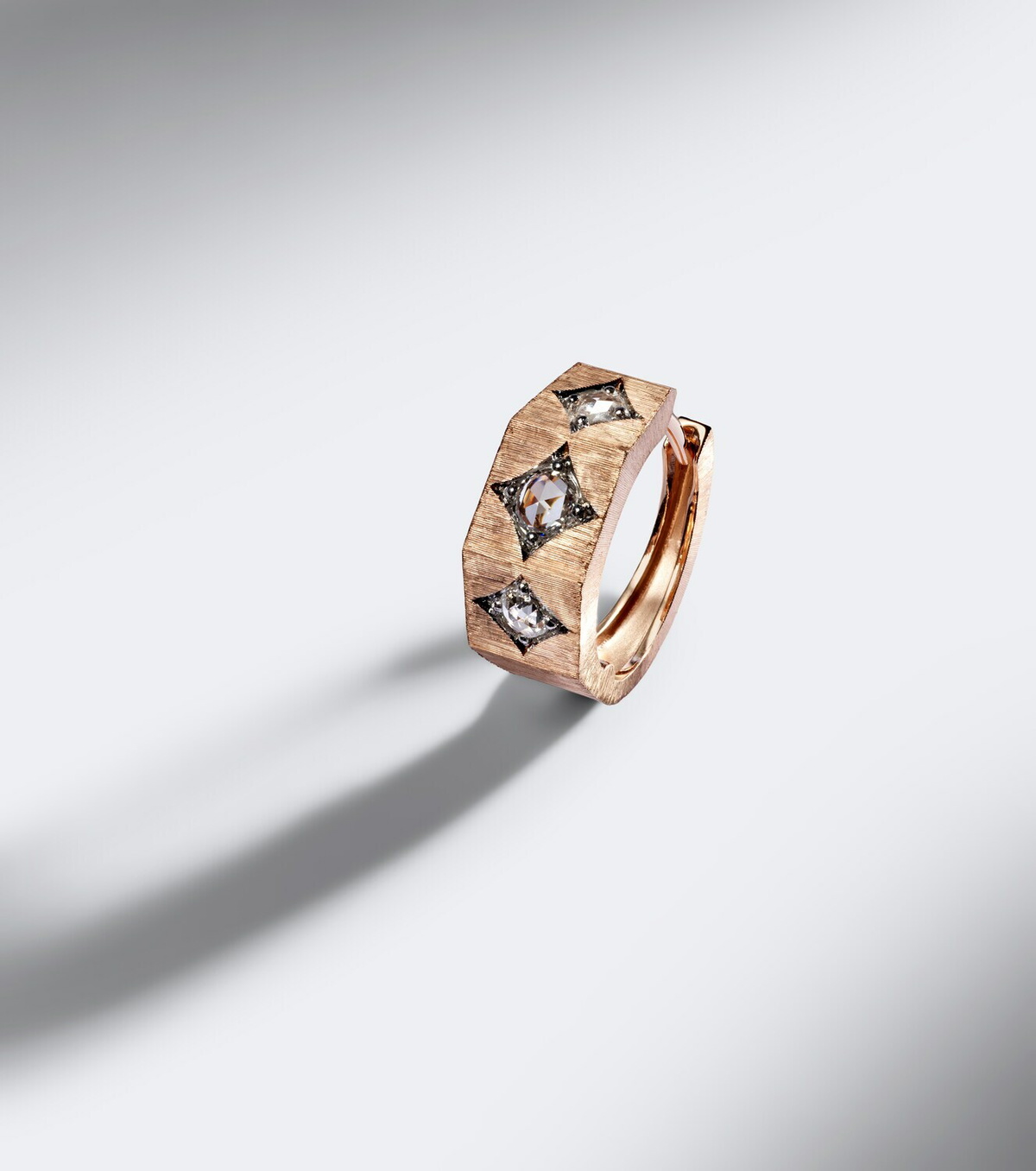 Marie Lichtenberg Ecrou 18kt rose gold single hoop earring with diamonds