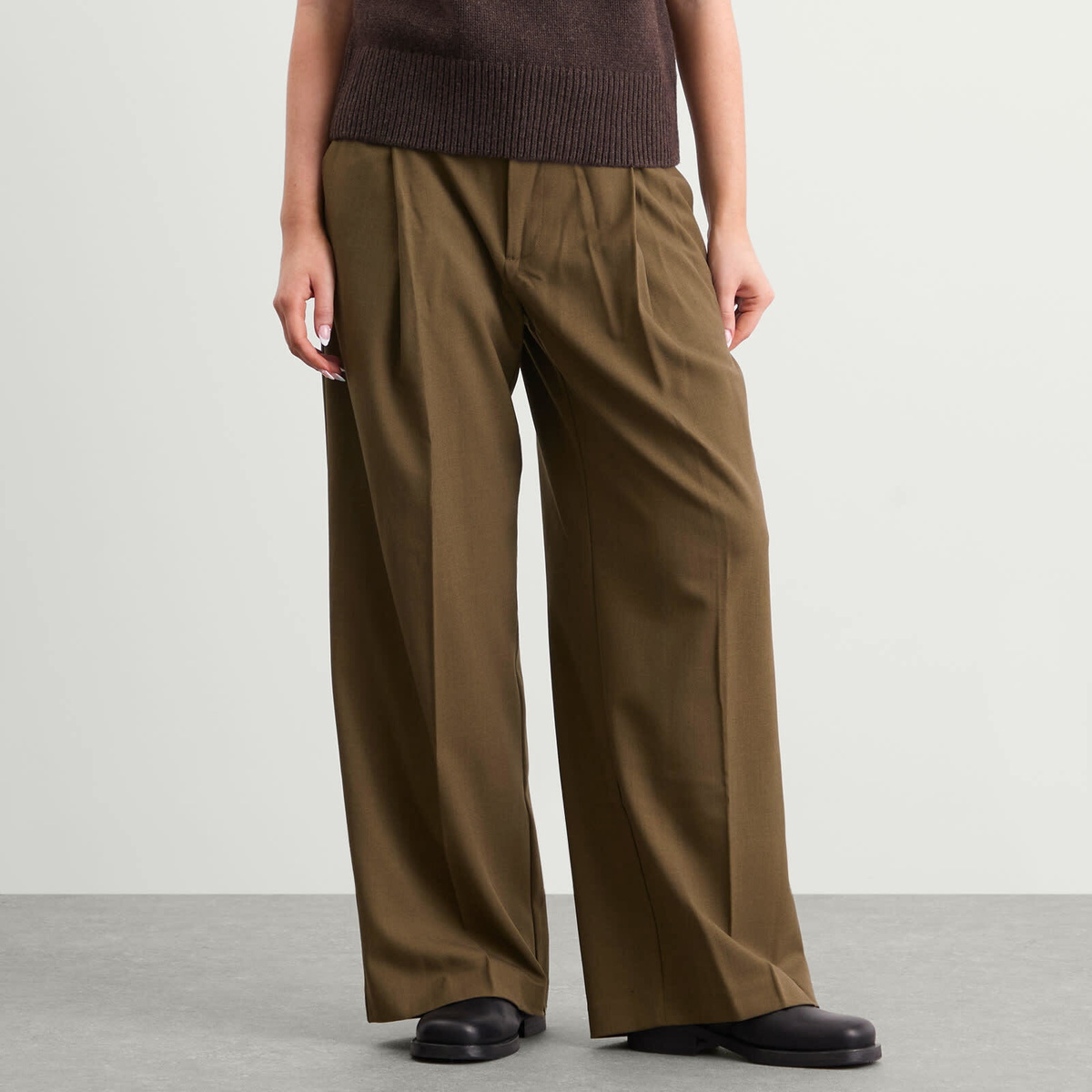 SIR. Women's Sartoria Belted Trouser in Chocolate Marle