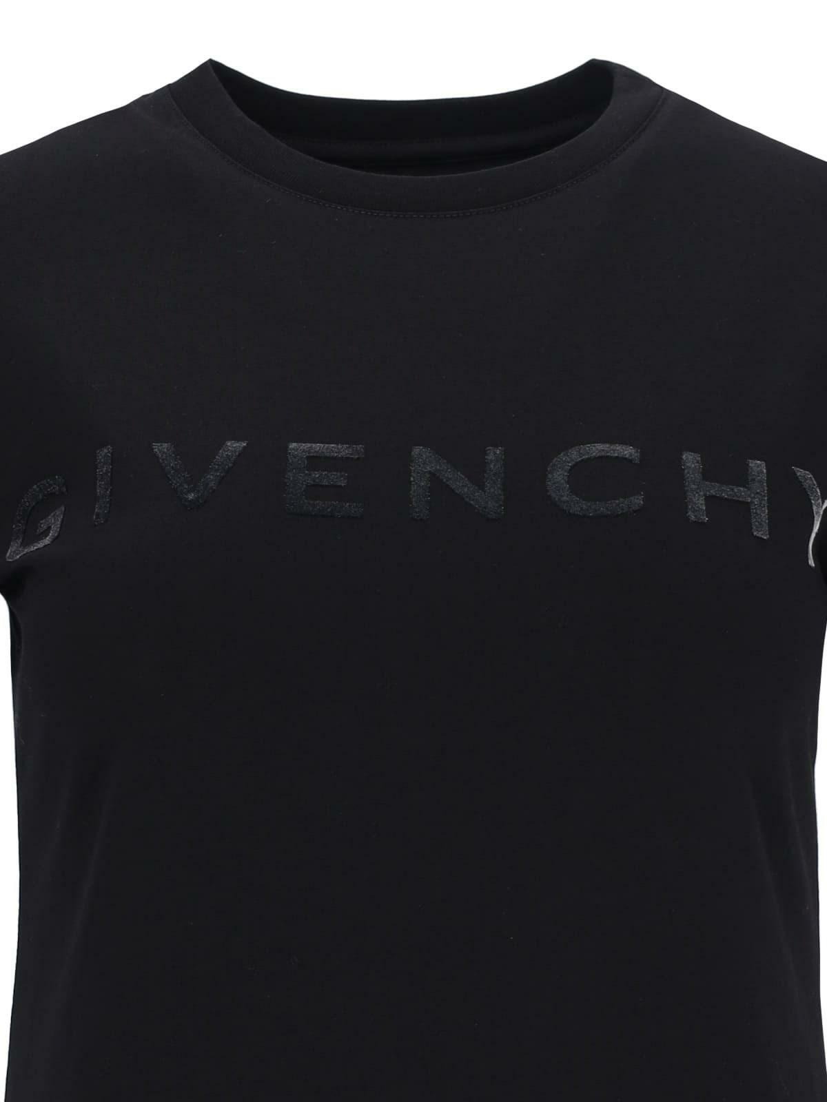【送料&関税込】Givenchy Embossed Chain Collar Slimfit Tshir Givenchy Embossed Chain Collar Slimfit Tshirt Givenchy