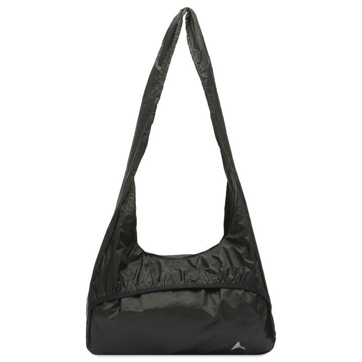 Photo: ROA Men's Laki Packable Knot Bag in Black 