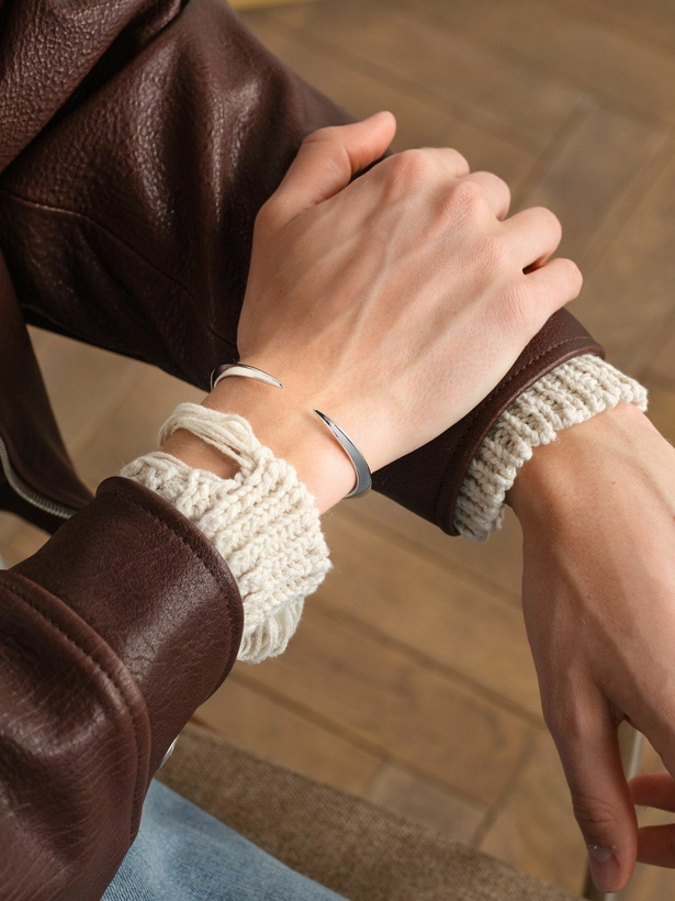 Photo: Shaun Leane - Sabre Fine 18-Karat White Gold Bangle