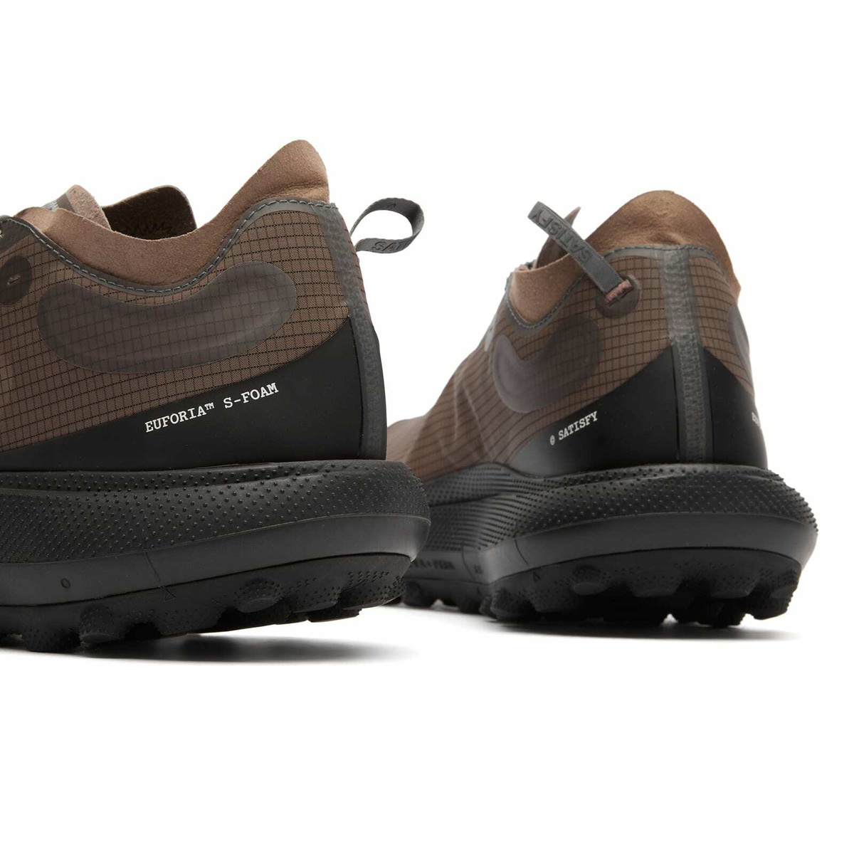 Satisfy The Rocker™ Sneaker in Falcon