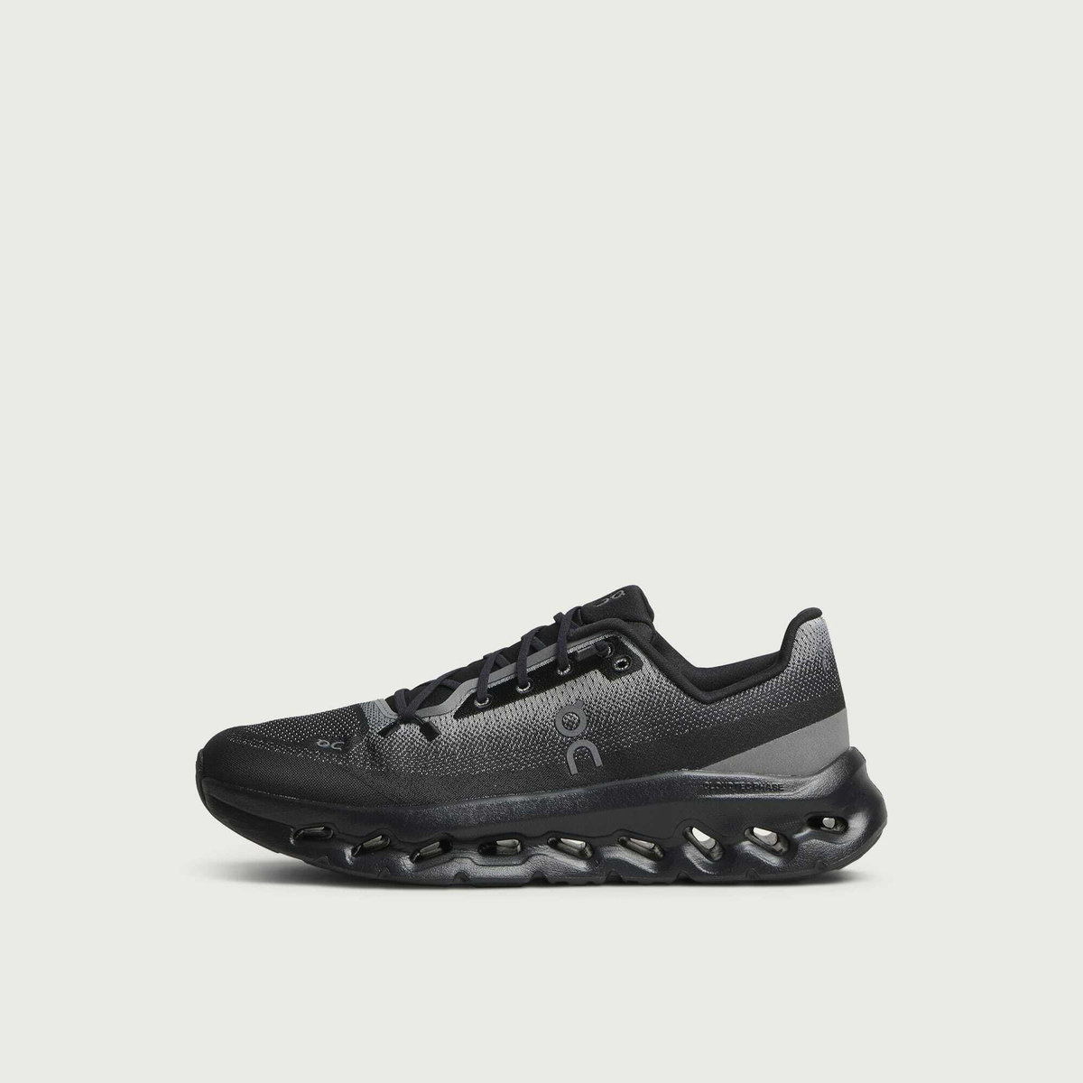 ON Men's Cloudtilt Sneaker in Black/Glacier