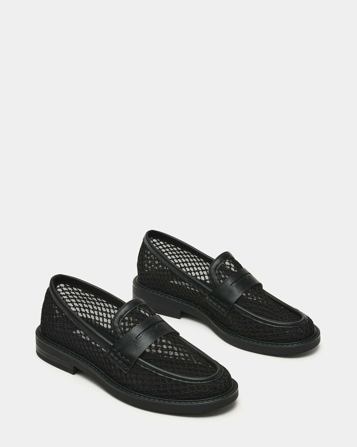 Steve Madden Madison-M Flats in Black
